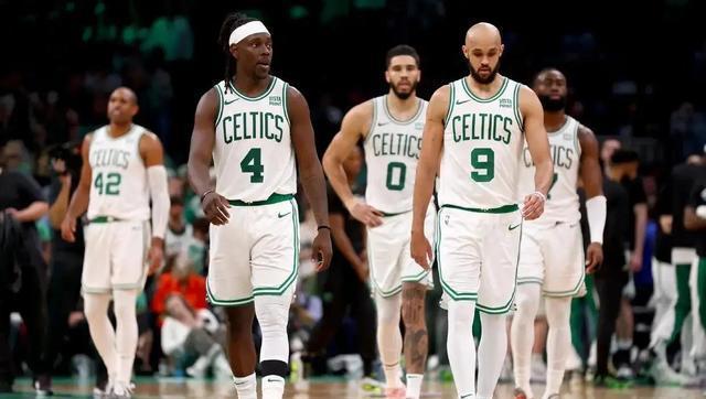 九游体育官网-凯尔特人回归首秀大放异彩，塔图姆主场球迷高呼名字